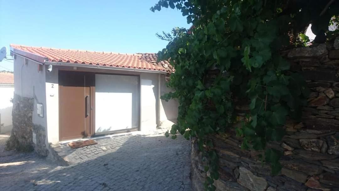Casa Da Memoria Holiday home Milhao